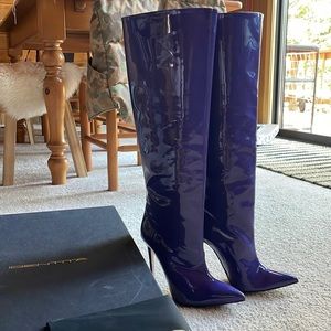 Stunning electric purple knee high stilettos!